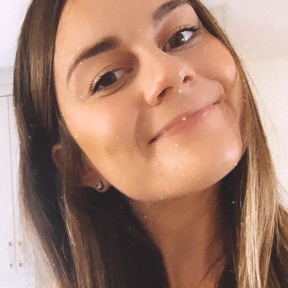 Meet your Posher, Emily - Picture 1 of 1